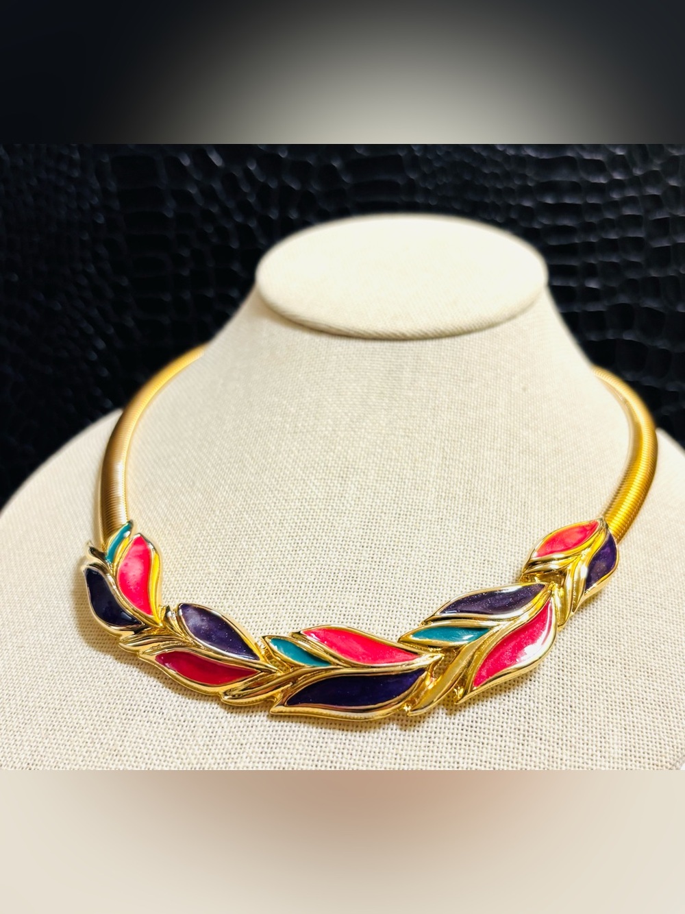 Vintage Shimmer Gold-Tone Multicolor Leaf Omega Necklace 1980s